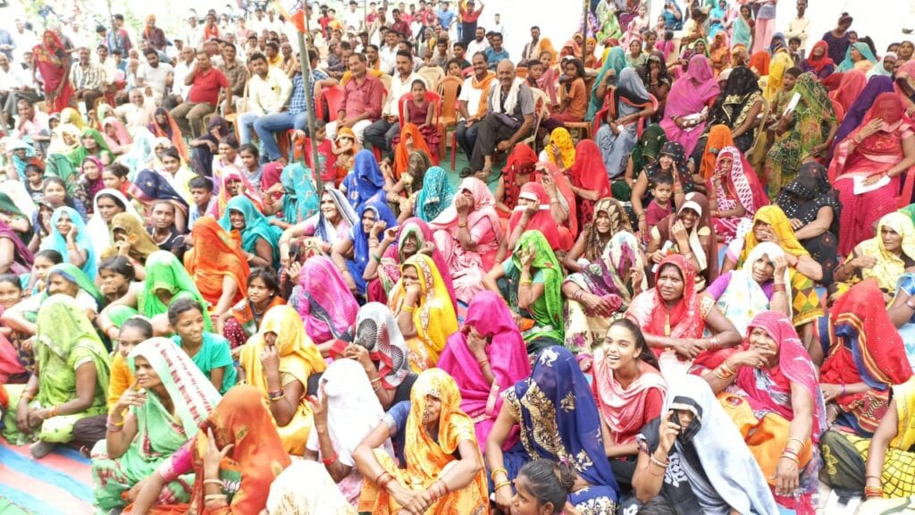 Assembly Speaker met the common people, listened to their problems 02