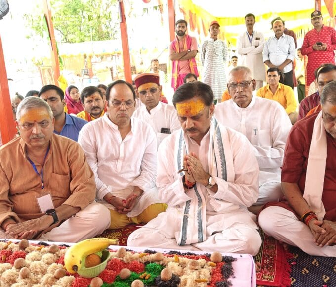 उप मुख्यमंत्री ने श्रीराम जानकी मंदिर पहुंचकर पूजा अर्चना